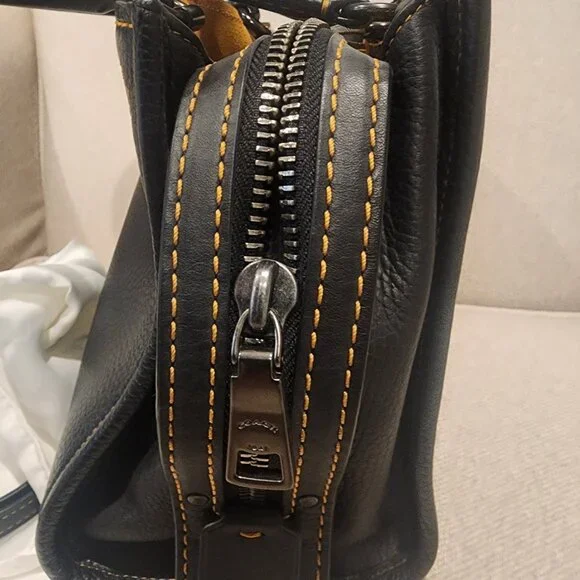 Coach - Picture 8 of 9